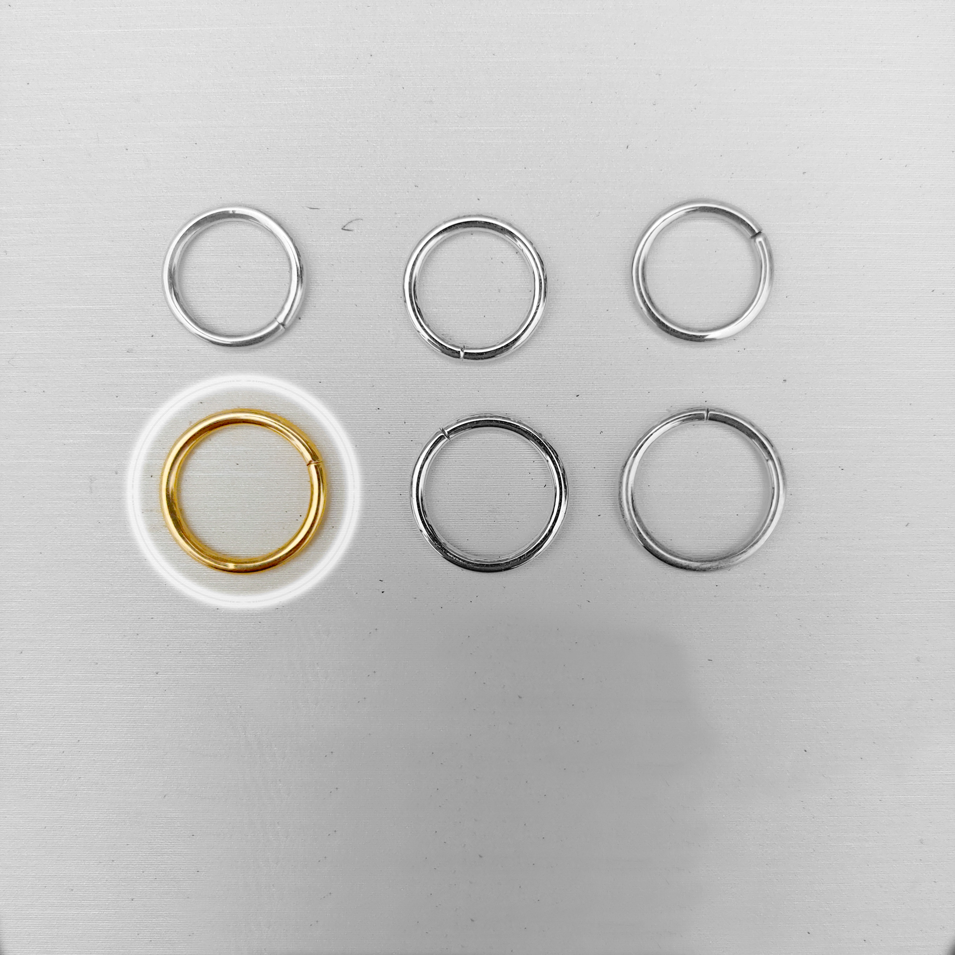 Gold Seamless Ring (16g)